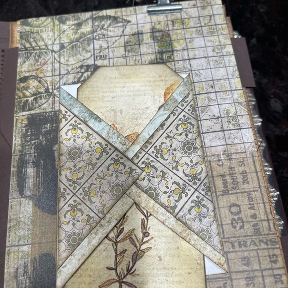 Junk journal - Picture 10 of 10